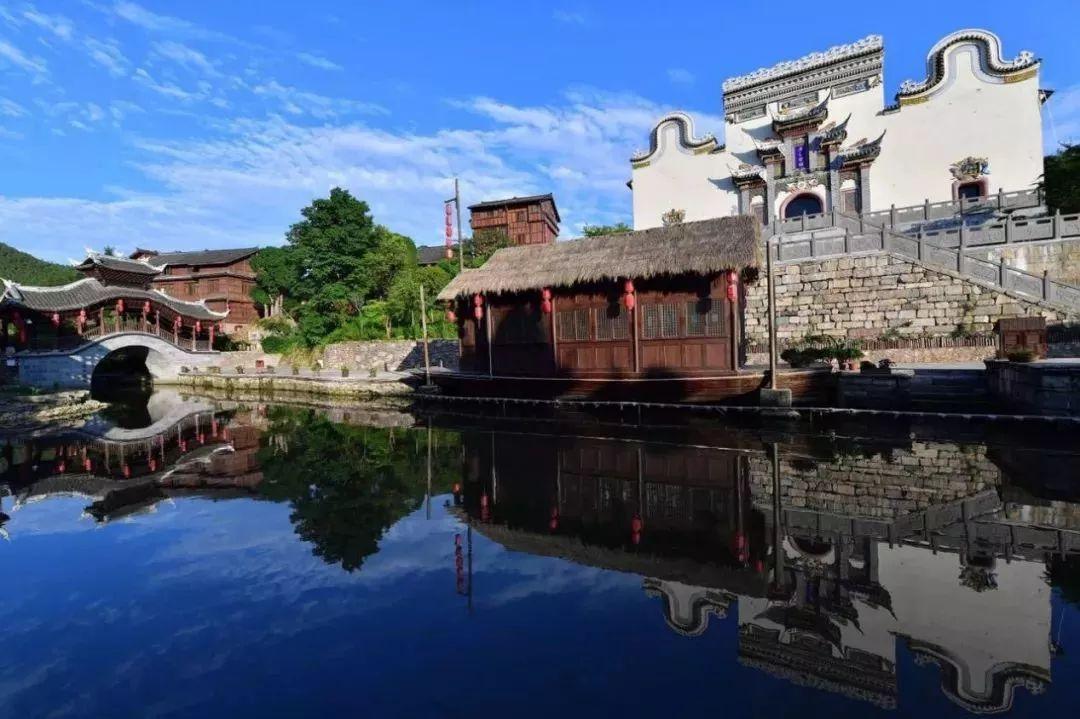为什么公司宁愿老员工跳槽，也不愿给他相应的工资？游戏画面